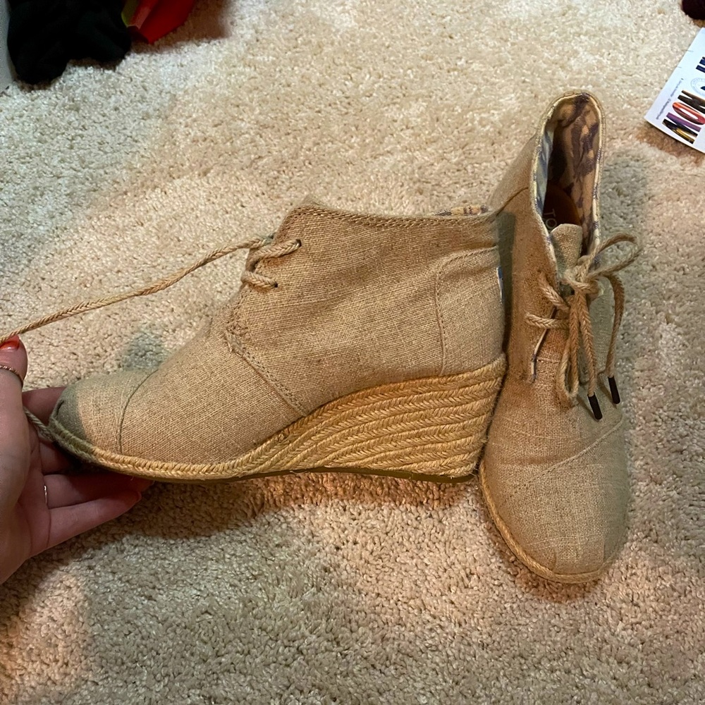TOMS platform canvas boots 8.5 W